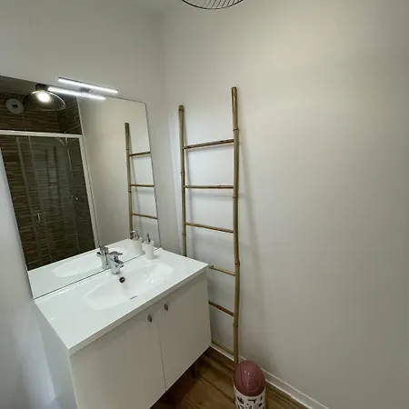 Appartement Résidence Les Embruns - Neuf à Proximité Des Commodités Pour 6 Personnes Avec Parking Mae-0961